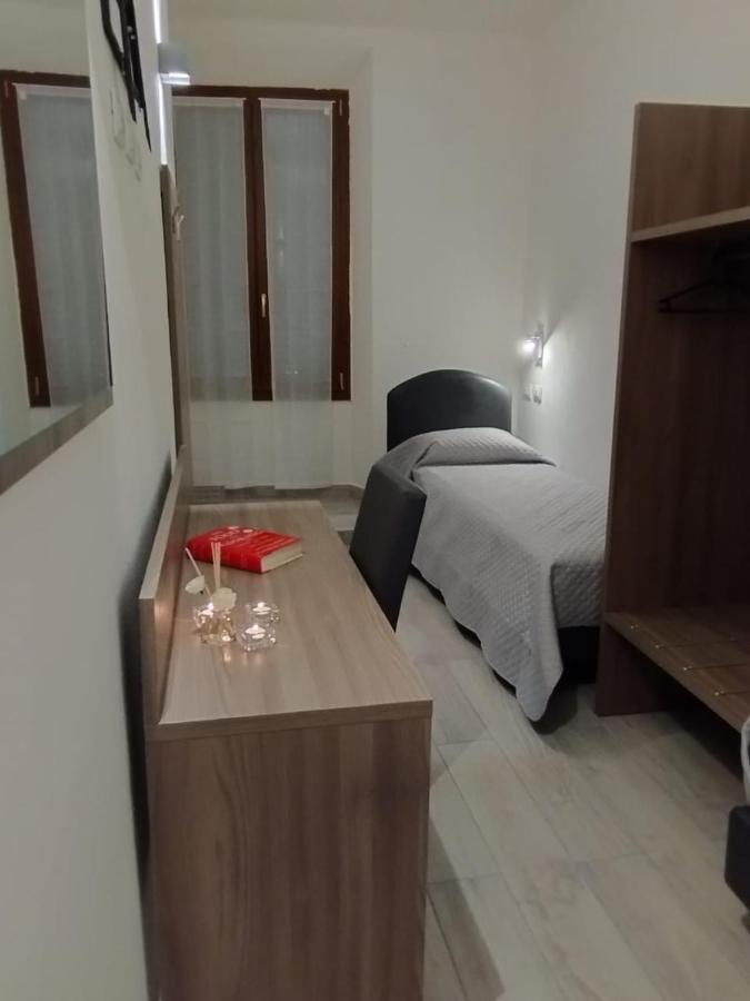 Holiday Rooms Флоренция Екстериор снимка